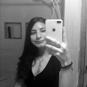 Meet your Posher, Melissa